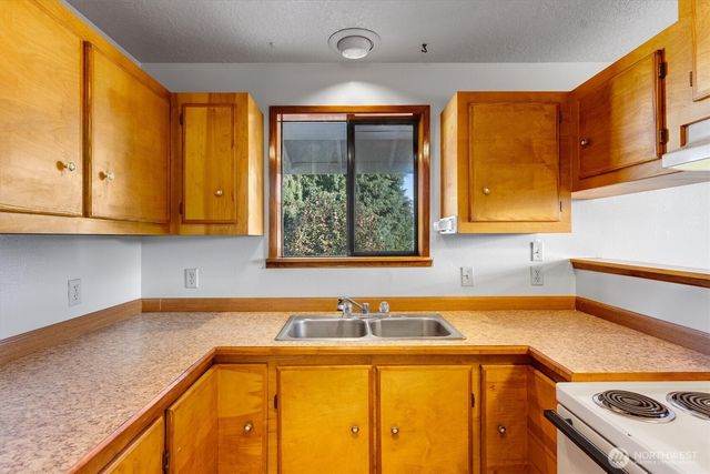 3004 Oak Street, Longview, WA 98632