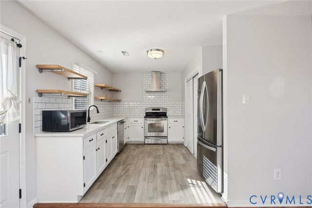 6295 Banshire Dr, Mechanicsville, VA 23111