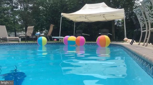 71 BROADACRE DR, Mount Laurel, NJ 08054