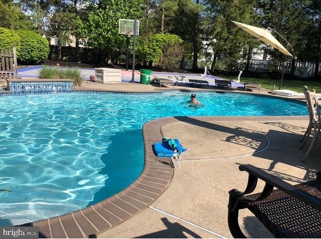 71 BROADACRE DR, Mount Laurel, NJ 08054