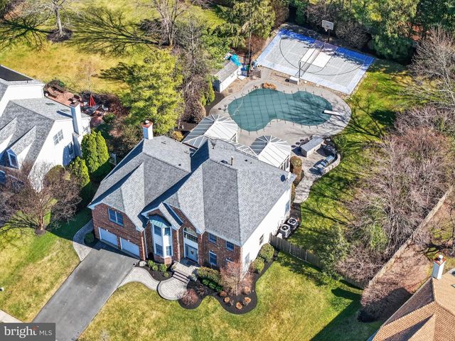 71 BROADACRE DR, Mount Laurel, NJ 08054