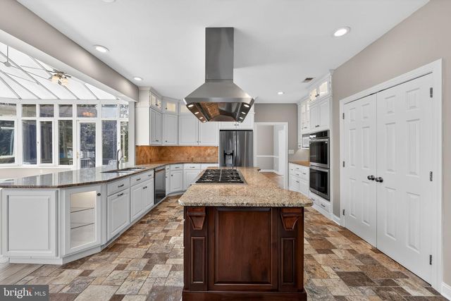 71 BROADACRE DR, Mount Laurel, NJ 08054