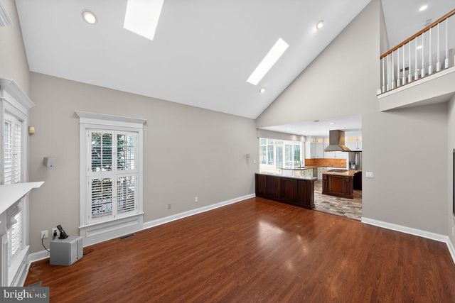 71 BROADACRE DR, Mount Laurel, NJ 08054