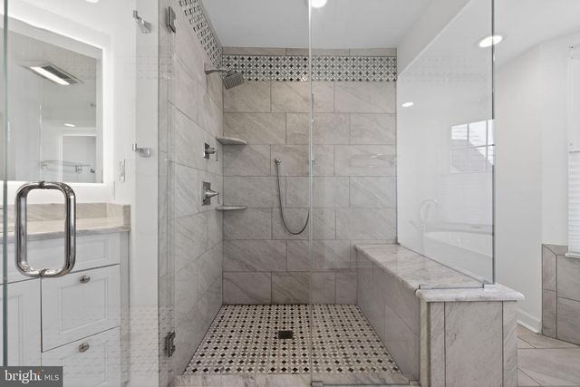 71 BROADACRE DR, Mount Laurel, NJ 08054