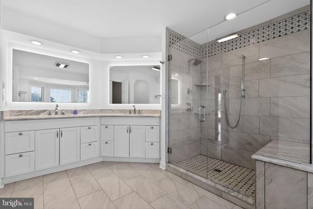 71 BROADACRE DR, Mount Laurel, NJ 08054