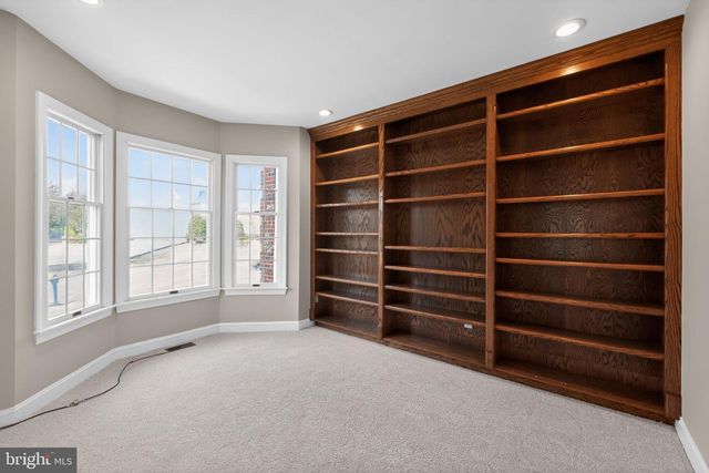 71 BROADACRE DR, Mount Laurel, NJ 08054