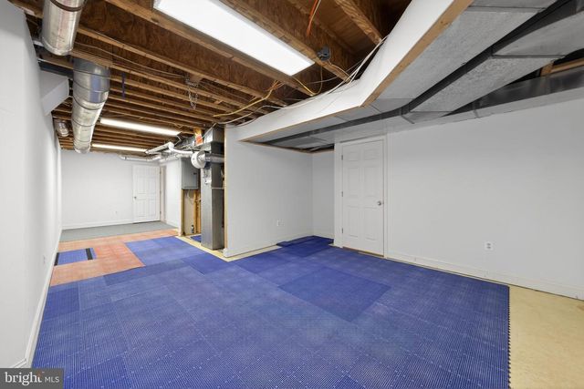 71 BROADACRE DR, Mount Laurel, NJ 08054