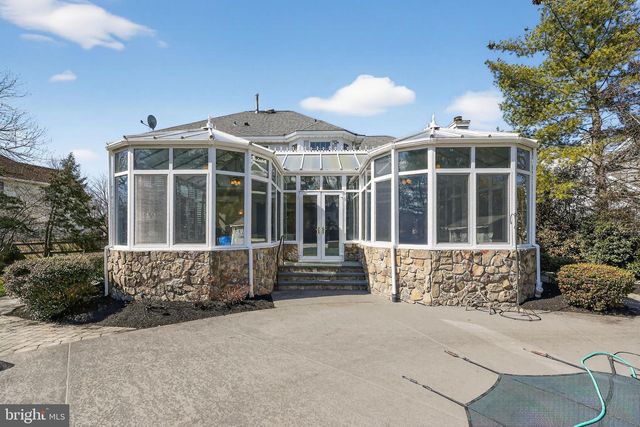 71 BROADACRE DR, Mount Laurel, NJ 08054