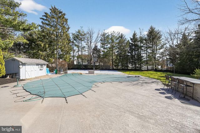 71 BROADACRE DR, Mount Laurel, NJ 08054