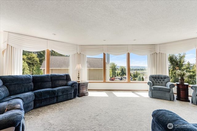129 Cedar Falls Drive, Kelso, WA 98626
