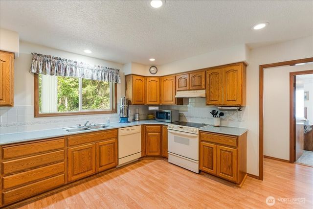 129 Cedar Falls Drive, Kelso, WA 98626