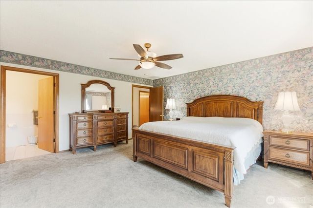 129 Cedar Falls Drive, Kelso, WA 98626