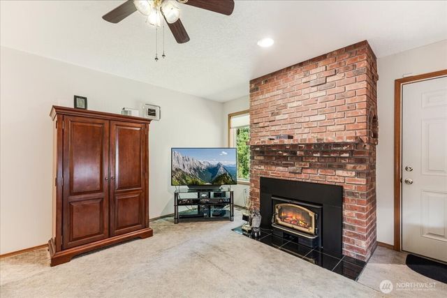 129 Cedar Falls Drive, Kelso, WA 98626