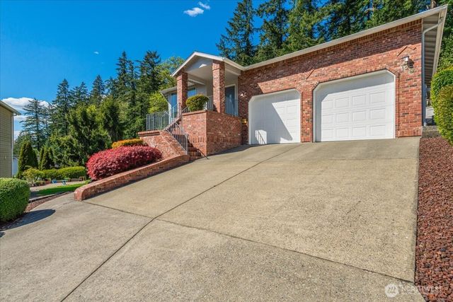 129 Cedar Falls Drive, Kelso, WA 98626