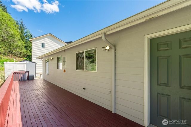 129 Cedar Falls Drive, Kelso, WA 98626