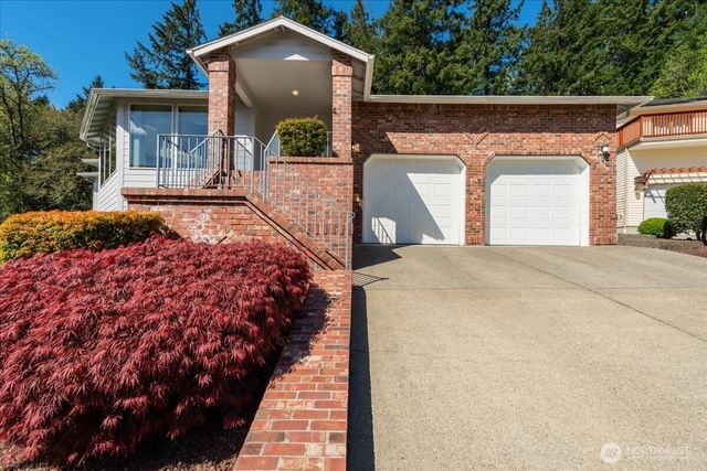 129 Cedar Falls Drive, Kelso, WA 98626
