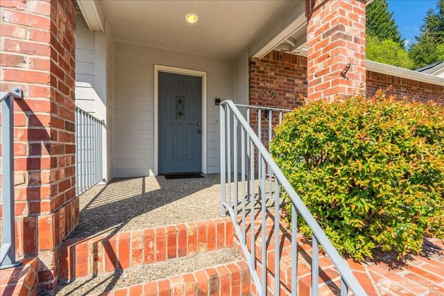 129 Cedar Falls Drive, Kelso, WA 98626