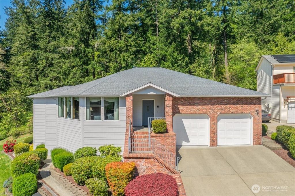 129 Cedar Falls Drive, Kelso, WA 98626