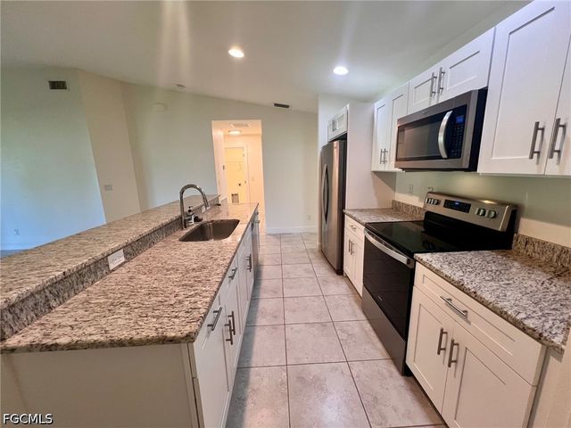 3322 SW 17th PL, Cape Coral, FL 33914