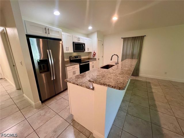 3322 SW 17th PL, Cape Coral, FL 33914