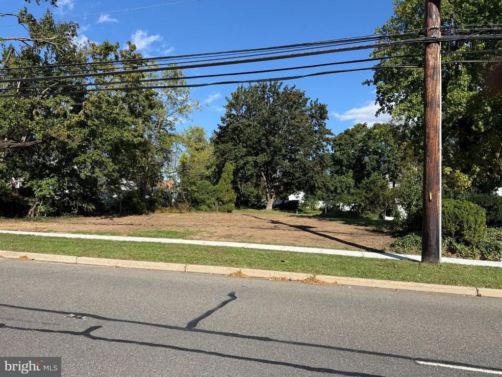 826 HUGHES DR, HAMILTON TWP, NJ 08690 — exterior