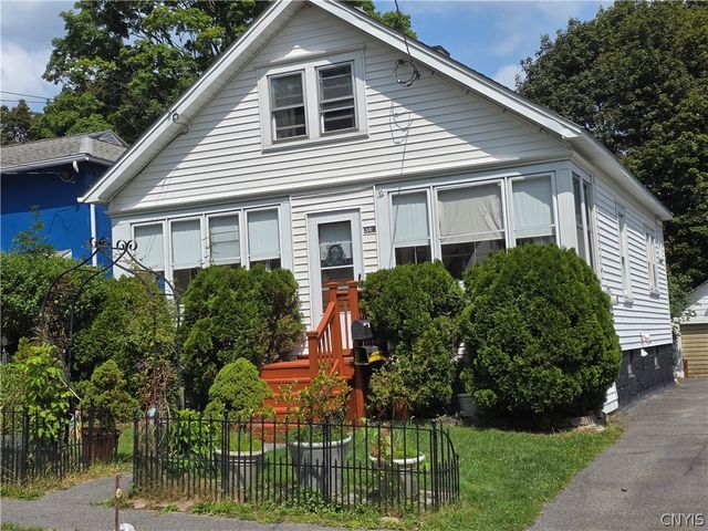341 Cloveridge Drive, Syracuse, NY 13206