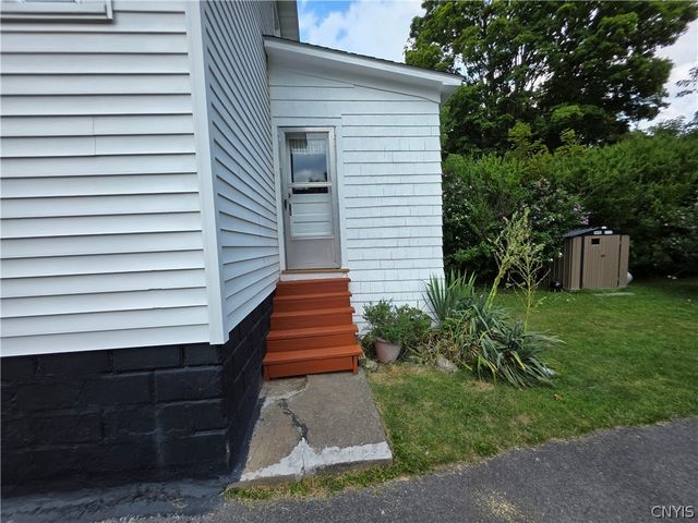 341 Cloveridge Drive, Syracuse, NY 13206