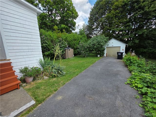 341 Cloveridge Drive, Syracuse, NY 13206