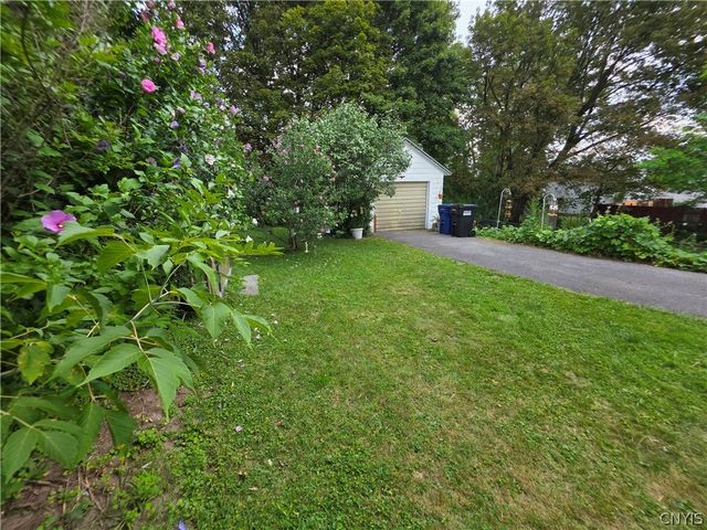 341 Cloveridge Drive, Syracuse, NY 13206