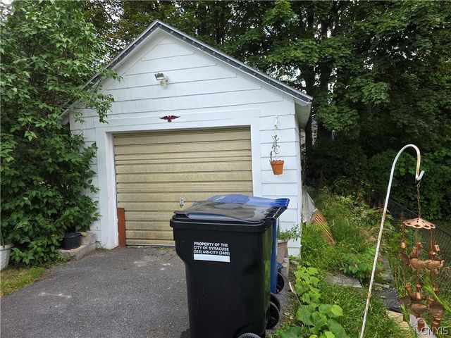 341 Cloveridge Drive, Syracuse, NY 13206
