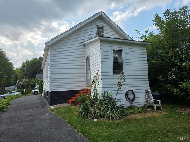 341 Cloveridge Drive, Syracuse, NY 13206