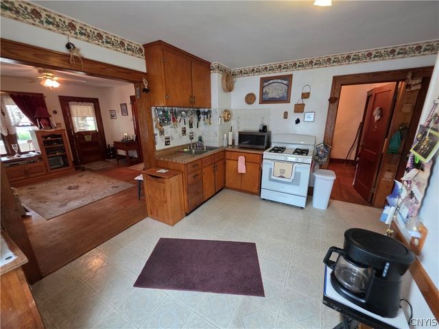341 Cloveridge Drive, Syracuse, NY 13206