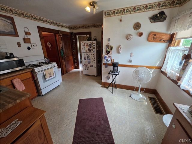 341 Cloveridge Drive, Syracuse, NY 13206