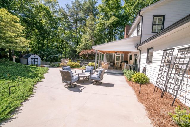 1793 Cedar Drive SE, Lenoir, NC 28645