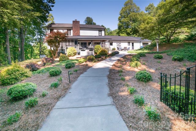 1793 Cedar Drive SE, Lenoir, NC 28645