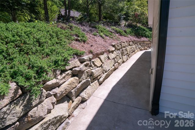 1793 Cedar Drive SE, Lenoir, NC 28645