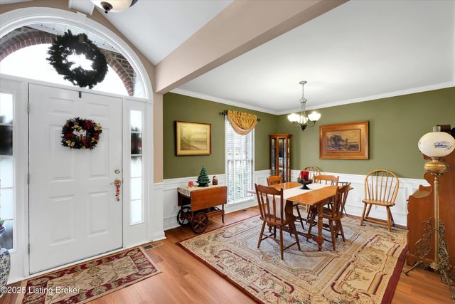 1928 Prestwick Dr, La Grange, KY 40031