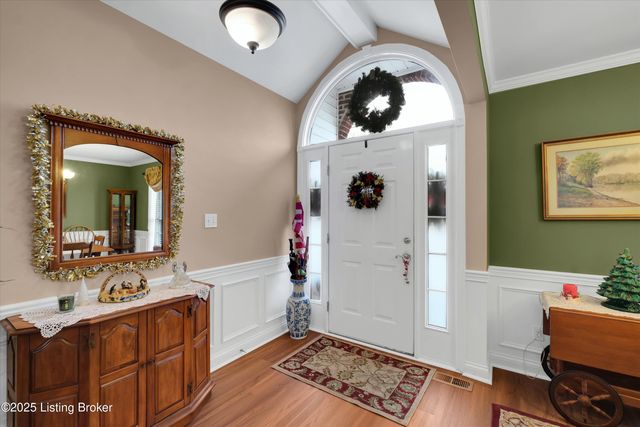 1928 Prestwick Dr, La Grange, KY 40031