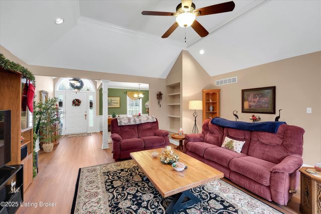 1928 Prestwick Dr, La Grange, KY 40031