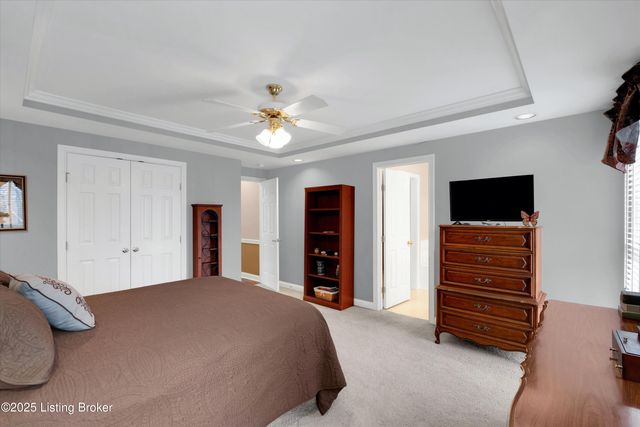 1928 Prestwick Dr, La Grange, KY 40031