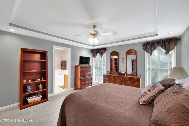 1928 Prestwick Dr, La Grange, KY 40031