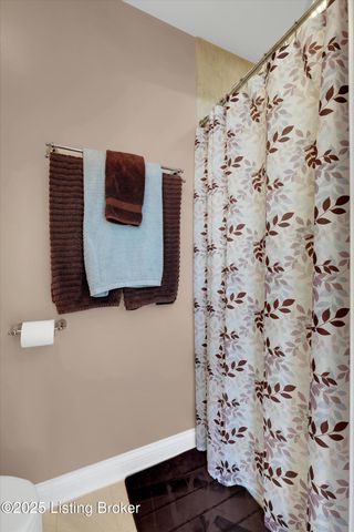 1928 Prestwick Dr, La Grange, KY 40031