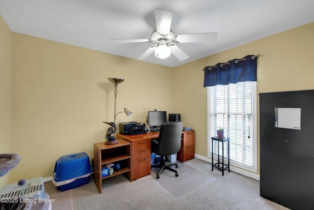 1928 Prestwick Dr, La Grange, KY 40031