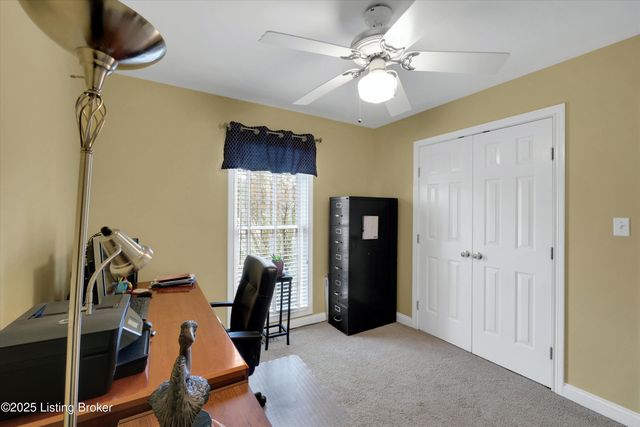 1928 Prestwick Dr, La Grange, KY 40031