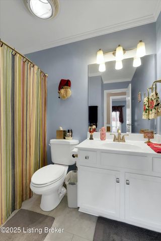 1928 Prestwick Dr, La Grange, KY 40031