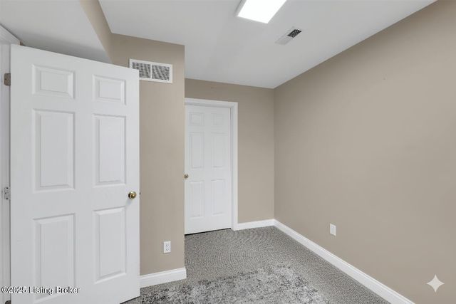 1928 Prestwick Dr, La Grange, KY 40031