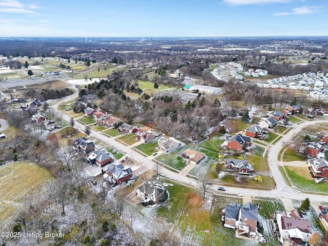 1928 Prestwick Dr, La Grange, KY 40031