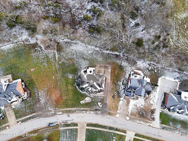 1928 Prestwick Dr, La Grange, KY 40031