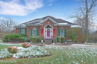 1928 Prestwick Dr, La Grange, KY 40031
