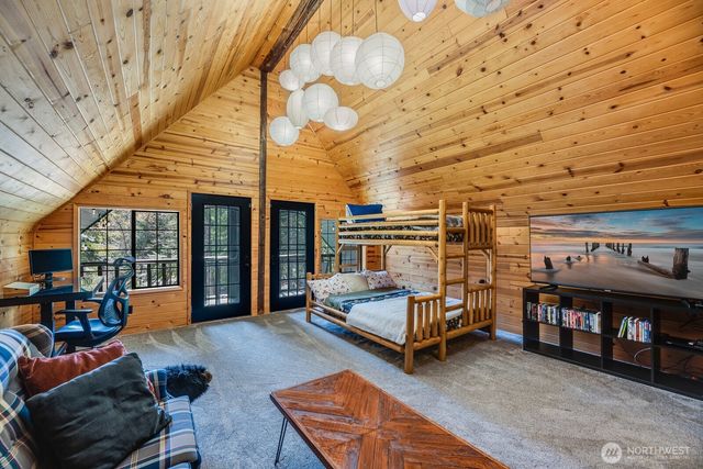 4711 Kachess Lake Rd, Easton, WA 98925